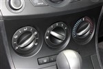 马自达3星骋三厢中控台空调控制键