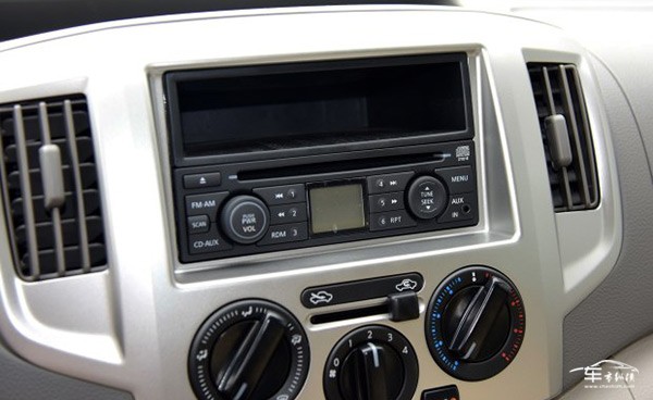 取消CD/换新收音机 新款NV200配置调整