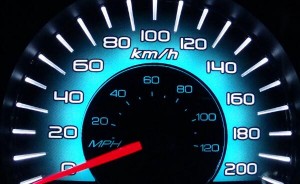 车速超过100km/h时 车上哪些功能会失效呢