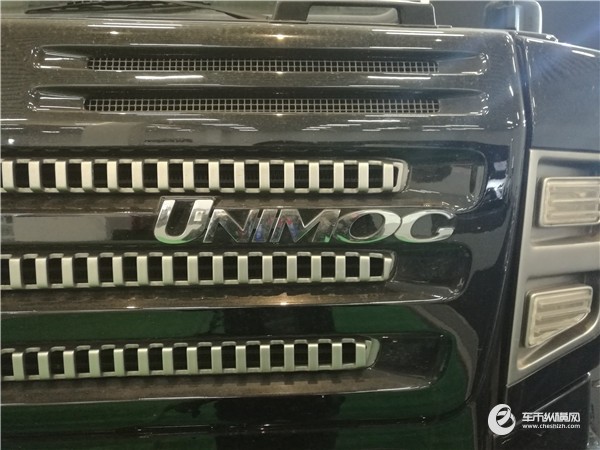 2016唐山国际车展：车市纵横网实拍奔驰乌尼莫克U5000