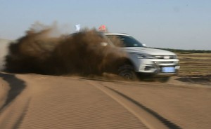 汉腾汽车东北区“质量万里行”挑战沙漠
