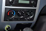 众泰V10中控台空调控制键